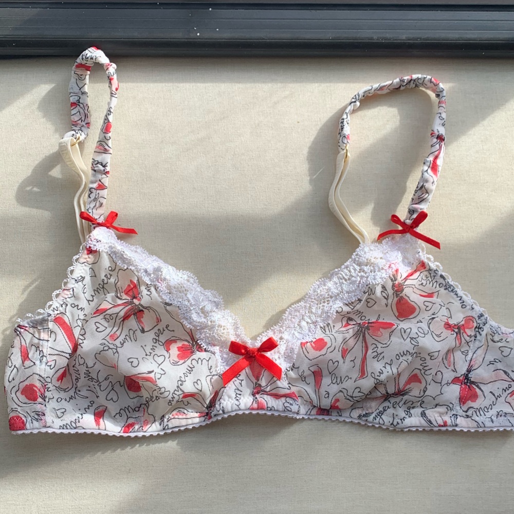 NWOT love Moschino unpadded bra side 34 M.